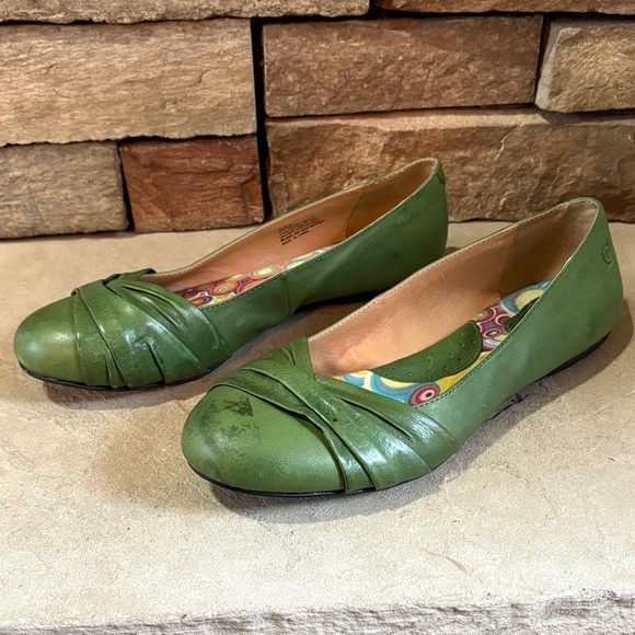 Born Shoes - Born sz 9 green leather slip on loafers